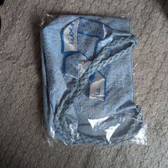 淡いブルーのバックの画像