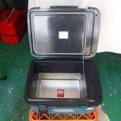 HOT・COOL兼用BOX　AC・DC両電源が使用可能　ロック部分に不具合あり　車載でも室内でも使用できます。の画像