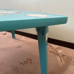 折りたたみテーブルの画像