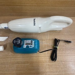 【k2 充電式クリーナ】makita　コードレス　充電式掃除機 の画像