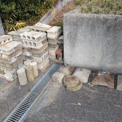 【12/16まで】【無料】【大量】コンクリートブロック いつでもお引取り可の画像