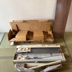 破格出品　ブラザー編機、ブラザー編み機初代パリエ4.5㎜ KH-831&専用テーブル付き　セット売りの画像