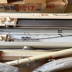 破格出品　ブラザー編機、ブラザー編み機初代パリエ4.5㎜ KH-831&専用テーブル付き　セット売りの画像
