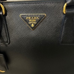 プラダ　バッグの画像