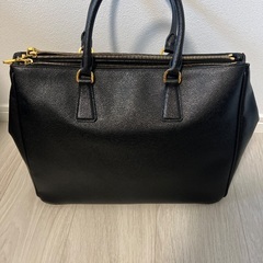 プラダ　バッグの画像