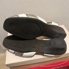 新品未使用 サンダル 22.5cmの画像