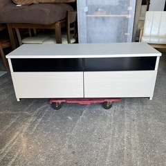 テレビボードの画像