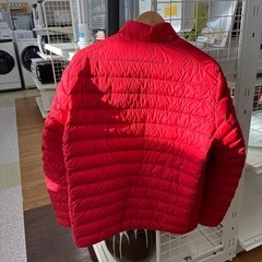 リユースのサカイ東金店　UNIQLO ウルトラライトダウンジャケット　赤　婦人XLサイズ　TJ16614の画像