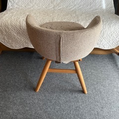 モモナチュラル　　360度回転椅子の画像