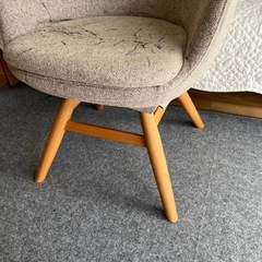 モモナチュラル　　360度回転椅子の画像