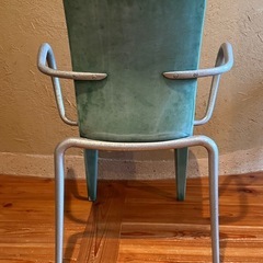 フィリップ・スタルクのチェア「ルイ20」の画像