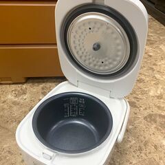 アイリスオーヤマ マイコンジャー炊飯器 2022年製 3合炊き ERC-MB30-W-D 家電 キッチン 札幌 東区の画像