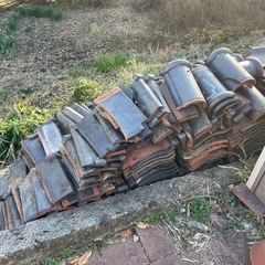 差し上げます　瀬戸瓦　瓦　和型の画像