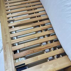 IKEA ベッドフレーム／140×200cm／収納付き・マットレス付きの画像