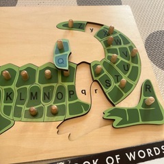 ⑨アルファベットパズル、本　難あり　の画像