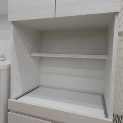 ◎美品 スリム食器棚 ホワイト木目調 スライドトレー 幅60cm 高さ180cm /札幌市清田区の画像