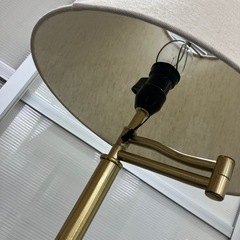 💡KOIZUM I フロアライトの画像