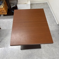 全部で7台有ります！カフェテーブル　レトロ　喫茶店　業務用　
まとめてでしたらお安くできます！の画像