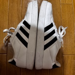 中古 
adidas レディーススニーカー24.5 の画像