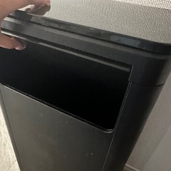 ゴミ箱 黒の画像
