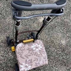 シルバーカー（手押し車）座面付き・の画像