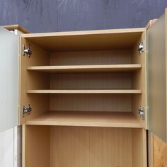 スリム食器棚 ナチュラル木目調 ガラス戸 スライドトレー 幅60cm 高さ178cm /札幌市清田区の画像