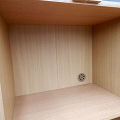 スリム食器棚 ナチュラル木目調 ガラス戸 スライドトレー 幅60cm 高さ178cm /札幌市清田区の画像