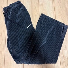 Nike コーデュロイハーフジップ クロップドセットアップの画像