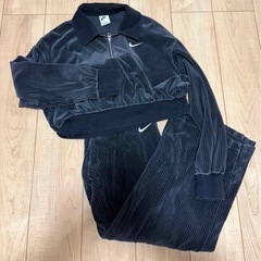 Nike コーデュロイハーフジップ クロップドセットアップの画像