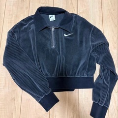 Nike コーデュロイハーフジップ クロップドセットアップの画像