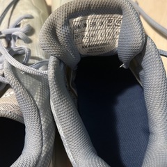 バドミントン　シューズの画像