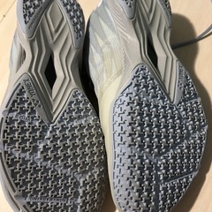 バドミントン　シューズの画像