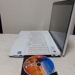 【お取引中です】FUJITSU　15インチ　core i7　8GB　SSD　タッチパネル　カメラ　Wi-Fi　Bluetooth　ブルーレイ　テンキー　Microsoft office2021　Windows11　の画像