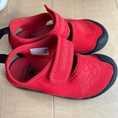 new balanceサンダルの画像