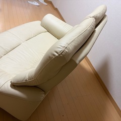 2人掛けシンプルなソファー/ 革製の画像