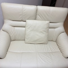 2人掛けシンプルなソファー/ 革製の画像