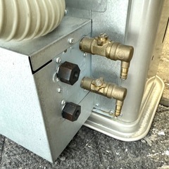 札幌市内配送可 燃焼確認済み 13年製 コロナ スペースネオ FF式輻射床暖ストーブ UH-FSG7013K ウッディゴールドの画像