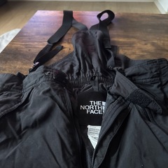 問い合わせ中ノースフェイススキーウェア上下の画像