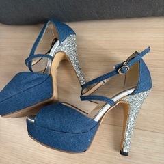 デニムヒールの画像