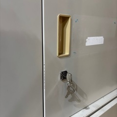 鍵付き 3段 書庫 両開き キャビネット 小の画像