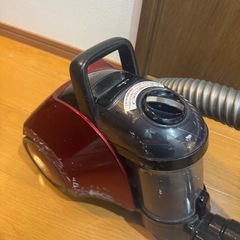 【動作OK・傷多め】TOSHIBA 掃除機／ノズル破損あり／引き取り限定の画像