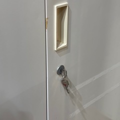 鍵付き 3段 書庫 両開き キャビネット 大の画像