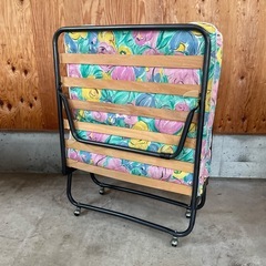 組立簡単！運び出しやすい！　シングルベッド　すのこの画像