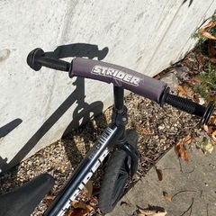 ストライダー　ブラック　黒
の画像