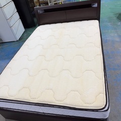 ★売り切り★ダブルベッド ベッドフレーム マットレス【マットレス表面ヤケの為格安！ベッドフレーム美品】の画像