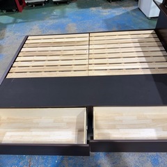 ★売り切り★ダブルベッド ベッドフレーム マットレス【マットレス表面ヤケの為格安！ベッドフレーム美品】の画像