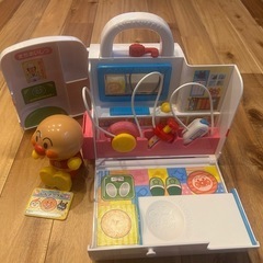 アンパンマン　救急車　おもちゃの画像