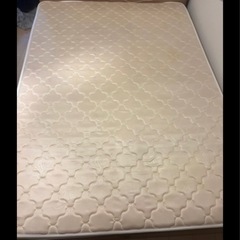 ダブルベッド　フレーム＆マットレス付きの画像