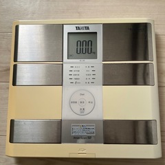 TANITA 体重計の画像