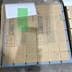 18 タイル　2色の画像